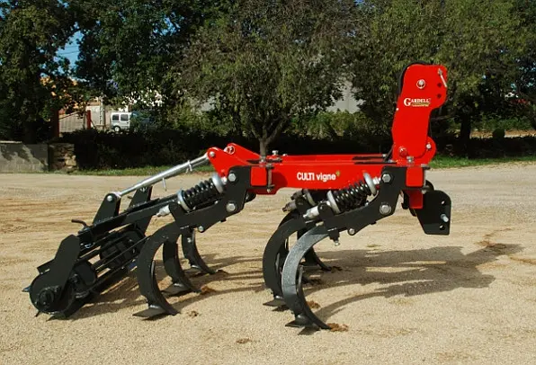 Cultivigne Gardell pour le travail du sol entre les rangs de vigne